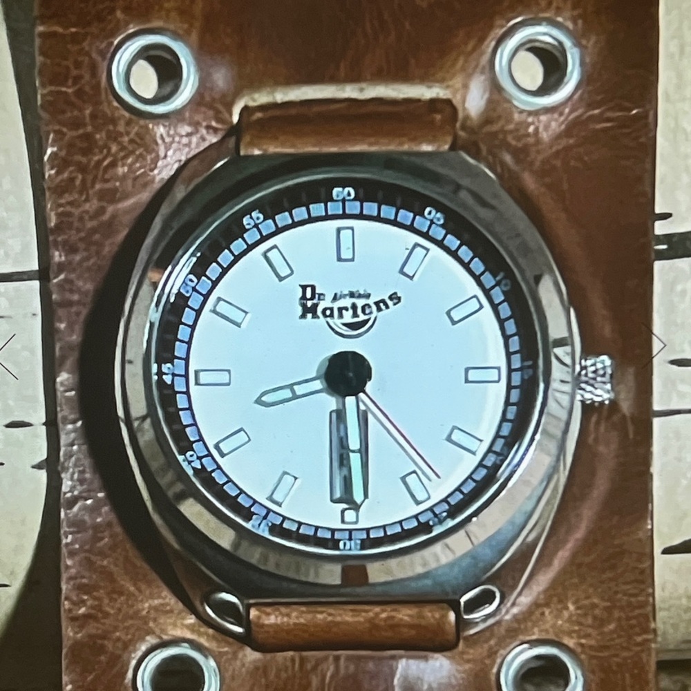 ⌚️ Dr. Martens Vintage Leather Cuff Watch – Timekeeper, Built Like Their Boots - Picture 4 of 6